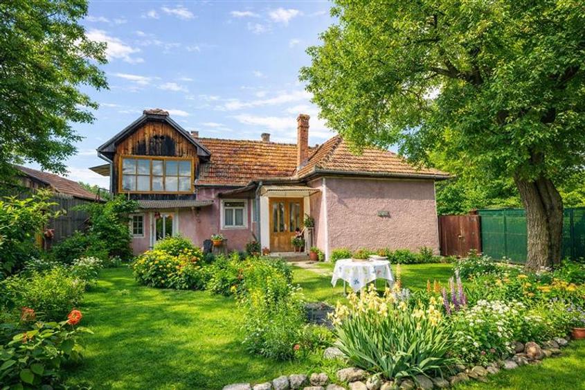 Casa traditionala, cu teren pretios de 534 mp, Targu Secuiesc - 1