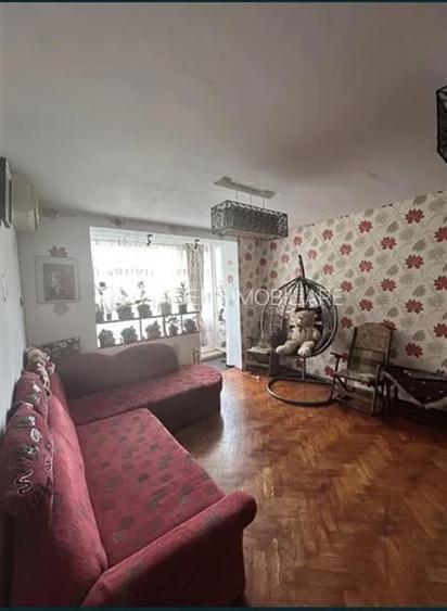 Apartament cu 3 camere, Tractorul,  Brașov