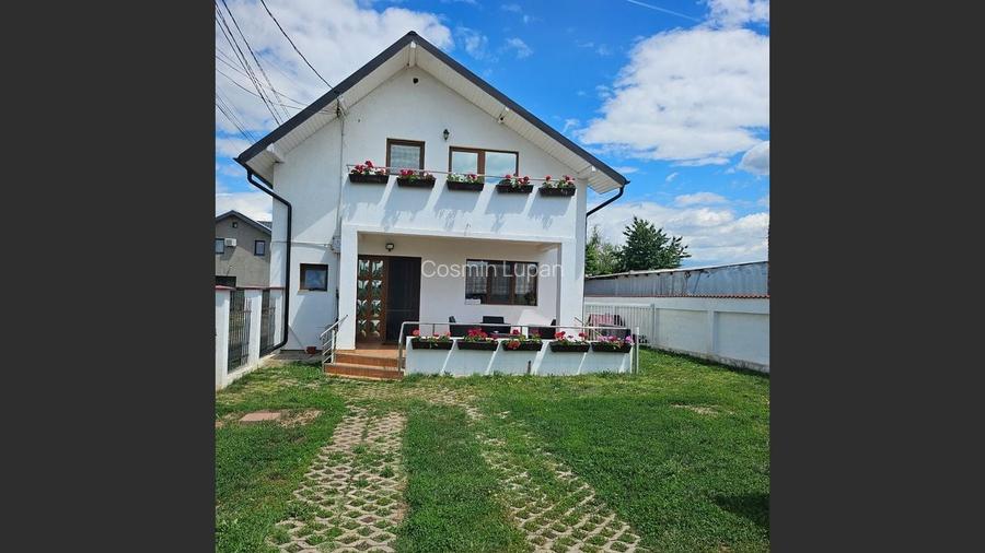 Casa Strejnicu: 150m?, 3 dormitoare, 2 băi, 2 garaje