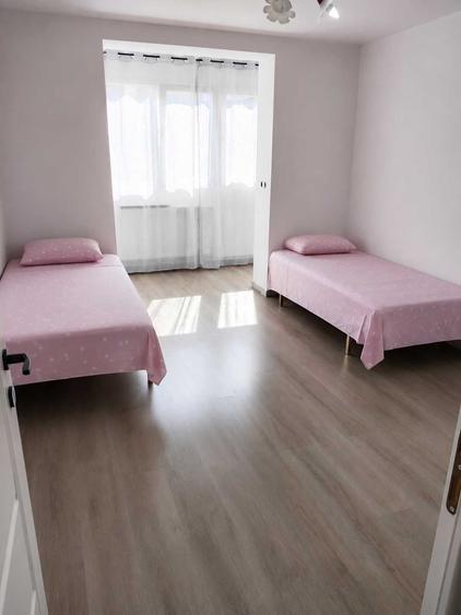 Apartament cu 4 camere decomandat în Central