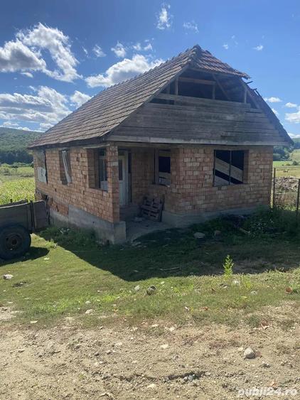 casa cu teren de vanzare - 2