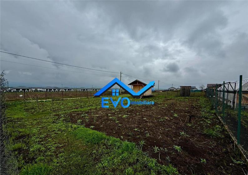 Teren de , intravilan, 401 mp, deschidere 24ml, Vorovesti, S - 5