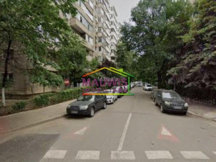 Piata Iancului / Avrig / et 3 / bl 1983 / 4 min Metrou / Piata Iancului / Avrig / et 3 / bl 1983 / 4 min Metrou /