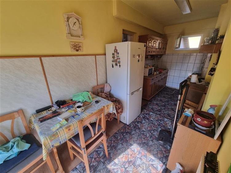 Casa independenta , vintage de vanzare , 300 mp cu teren de 1493 mp Sancrariul d - 9