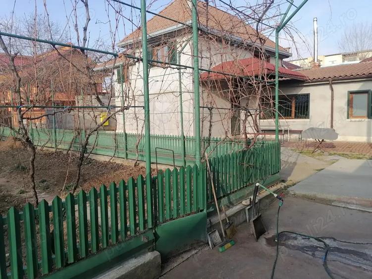 Vand casa in mun. Targovi?te - 2