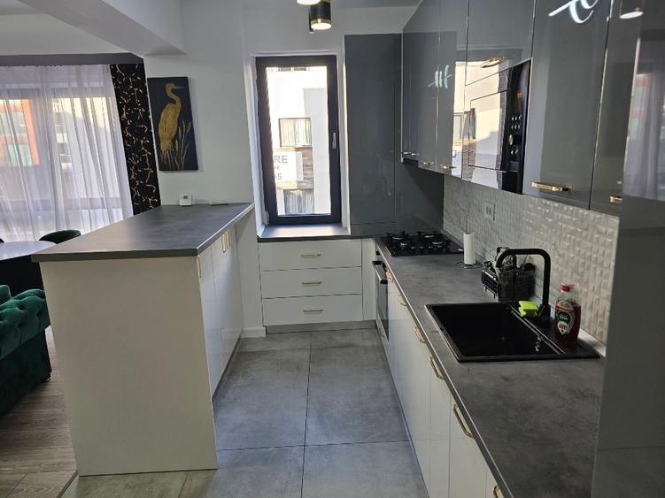 Apartament 3 camere, terasă generoasă, parcare subterană — Via Pipera - 5