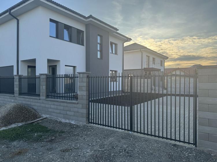 Sacalaz individuala P+E,Terasa,balcon,2 bai,5 camere,2 F.s - 2