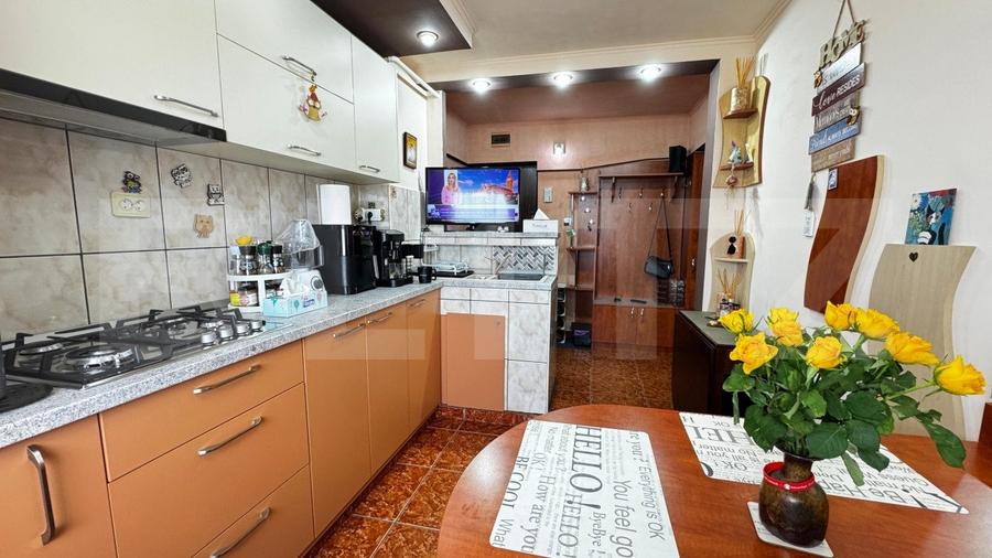 Apartament cu 3 camere, 62 mp, zona TRIAJ - 5