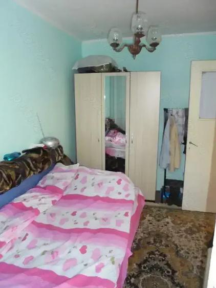 Apartament de vanzare- 4 camere si dependinte - 2