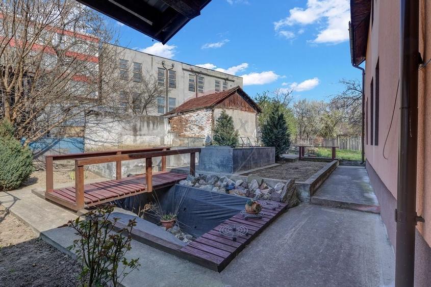 Oportunitate rară în Chișineu-Criș: locuință și spații comerciale - 10