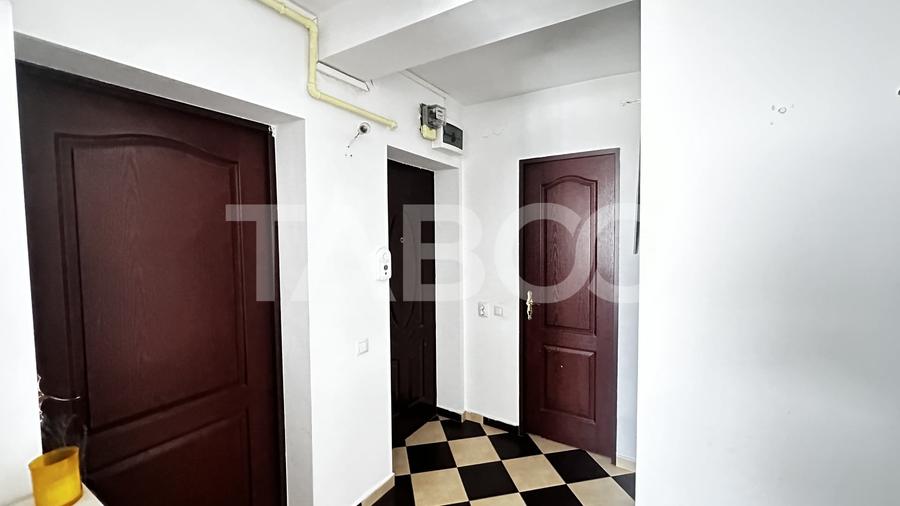 Apartament de vanzare decomandat 3 camere 50 mpu cu balcon Cisnadie - 6