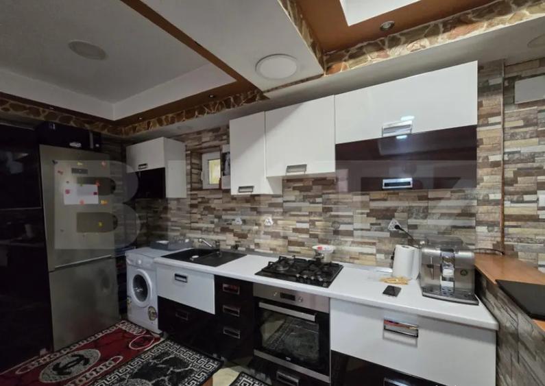 Doua case de vanzare, cu 9 camere, 320 mp, Turda - 2