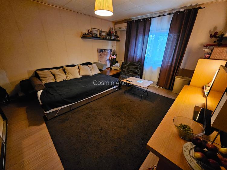 Apartament 3 camere Nerva Traian | centrala proprie Apartament 3 camere Nerva Traian | centrala proprie