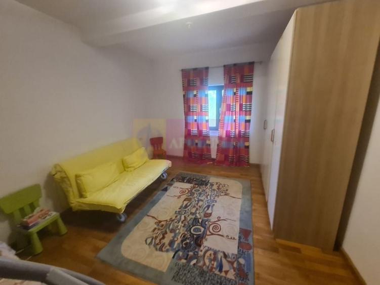 Vila de vanzare cu 6 camere in Cornu (teren 6.600 mp) - 29