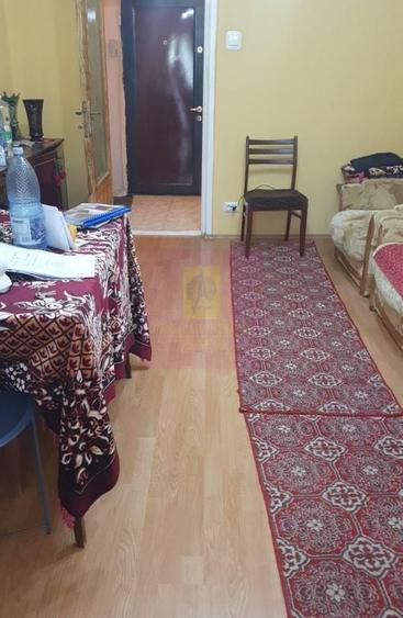 Apartament cu 3 camere decomandat în Morarilor