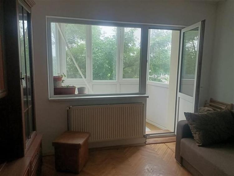 Decomandat Spatios zona Sagului - 1