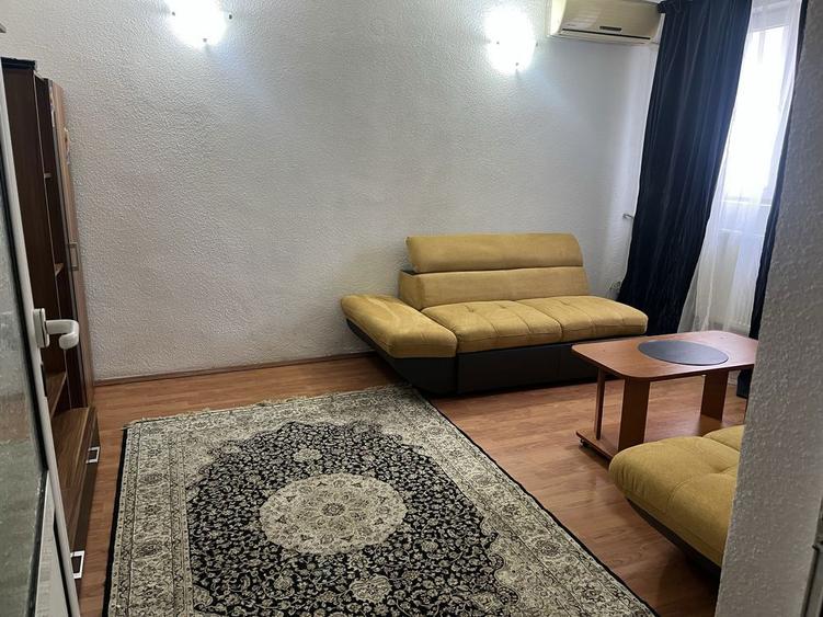 Inchiriez garsoniera zona Auchan Titan - 2