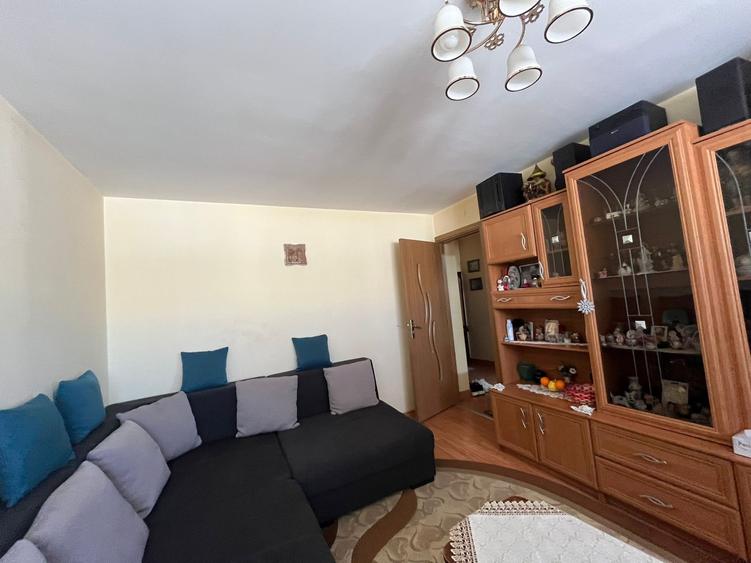 Apartament cu 3 camere decomandat în Central