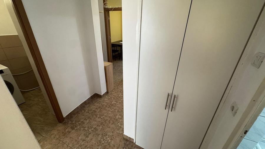 Apartament cu 3 camere decomandat, mobilat în Ștrand