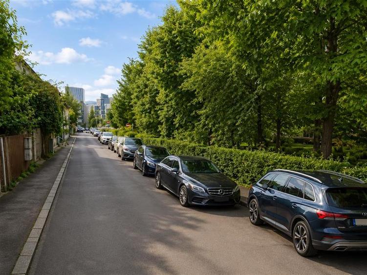 Casă individuală cu 4 camere cu Teren 218 Mp în Centrul Civic