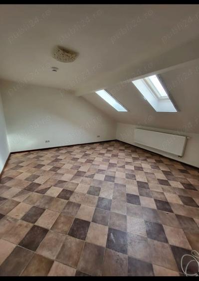 Duplex cu 6 camere cu Canalizare în Tunari