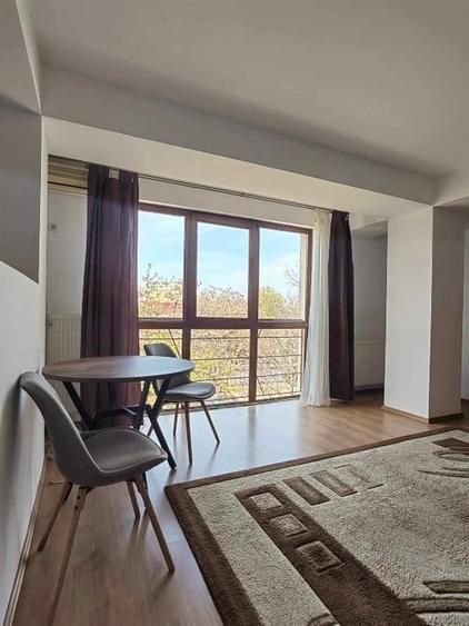 Apartament cu 2 camere semidecomandat, mobilat în Bălcescu