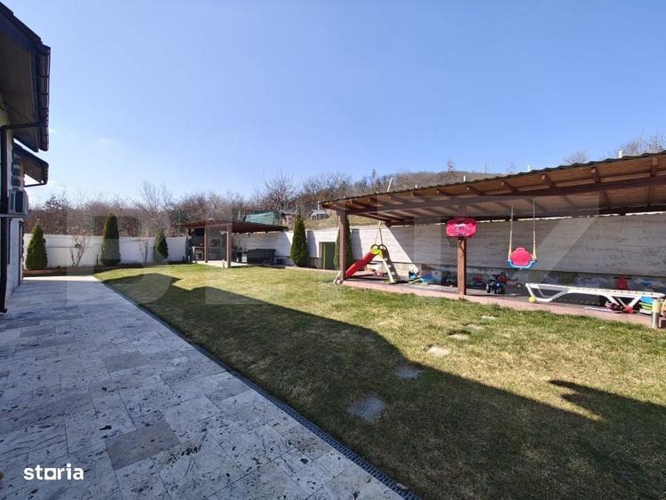 Casă cu 4 camere în Viișoara