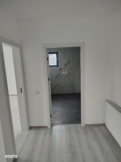 Casă cu 5 camere cu Teren 550 Mp în Braniștea