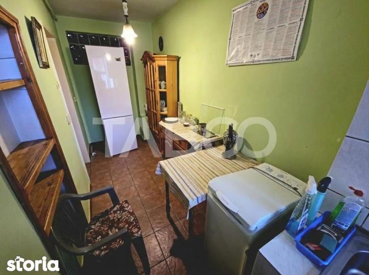Apartament cu 3 camere decomandat, mobilat în Ștrand