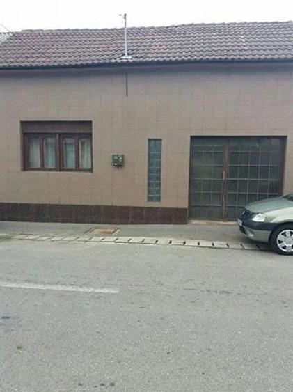Casă cu 2 camere cu Teren 700 Mp în Berzasca