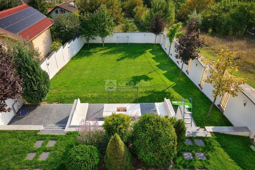 Casă individuală cu 4 camere cu Canalizare în Păcurari