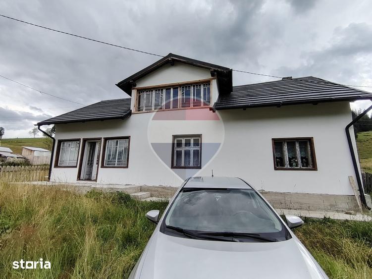 Casă cu 3 camere cu Teren 13623 Mp în Central