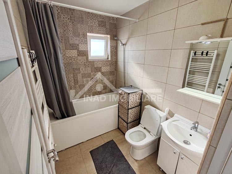 Apartament cu 2 camere semidecomandat, mobilat în Florești