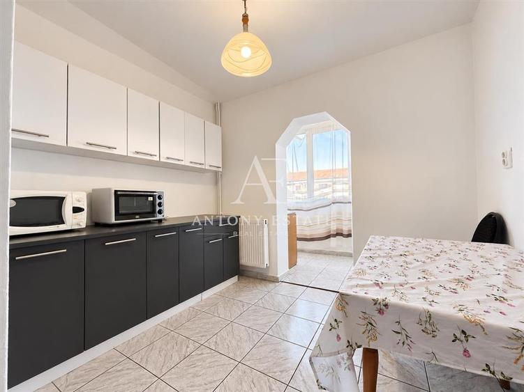 Apartament cu 3 camere decomandat, mobilat în Salca