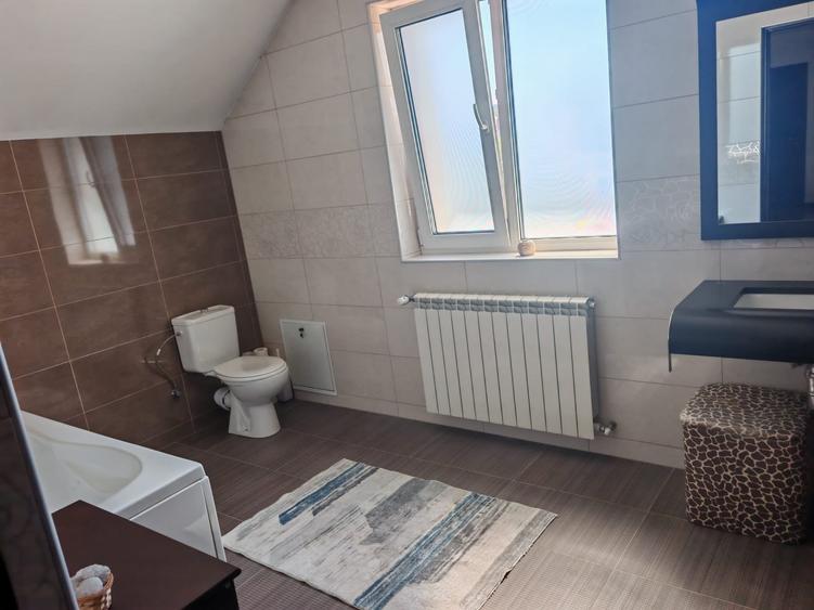 Casă individuală cu 5 camere cu Canalizare în Europa