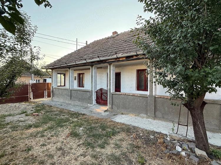 Casă cu 3 camere cu Teren 1500 Mp în Central