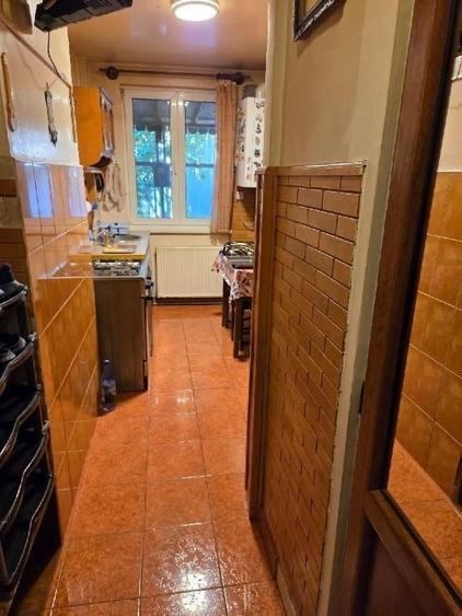 Apartament cu 3 camere nedecomandat, mobilat în Central