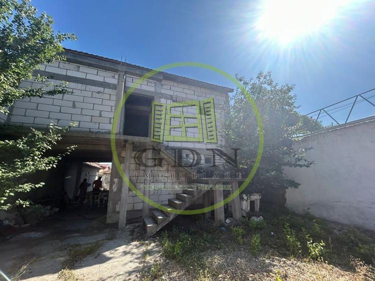 Casă individuală cu 7 camere cu Canalizare în Brestei