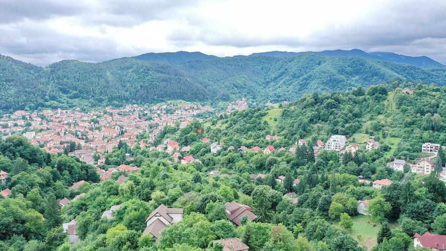Teren Construcții intravilan de 2700 mp, în Drumul Poienii