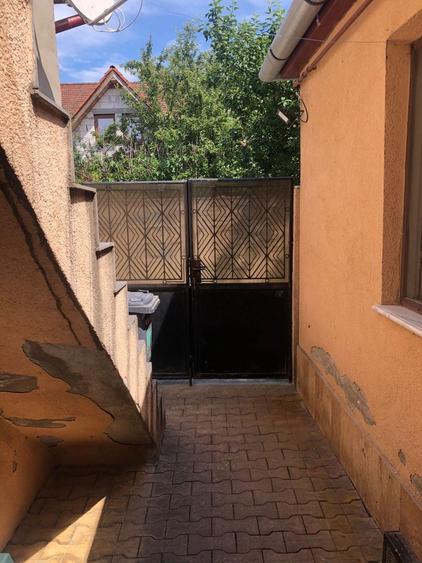Casă cu 3 camere în Central