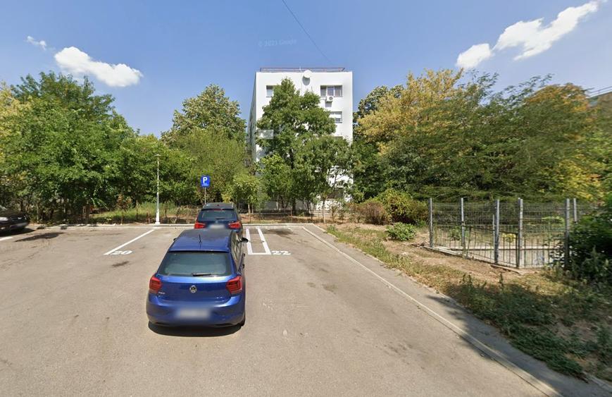 Apartament cu 4 camere semidecomandat, mobilat în Militari