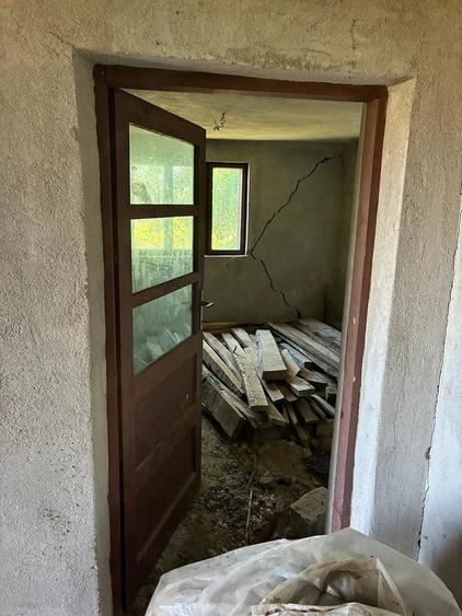 Casă cu 5 camere cu Teren 1255 Mp în Exterior Vest