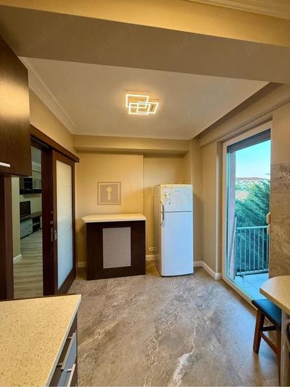 Apartament cu 2 camere semidecomandat, mobilat în Lipovei