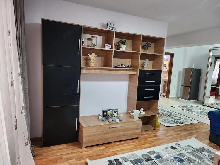 Apartament cu 2 camere decomandat în Splaiul Unirii
