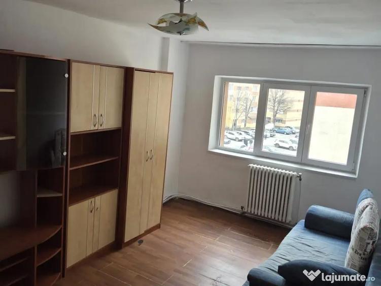 Apartament 3 camere decomandat Cetate - 7