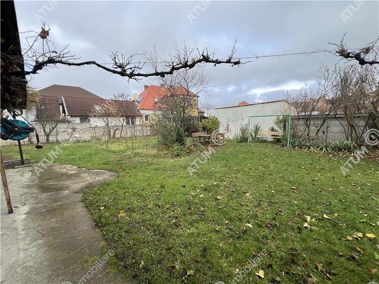 Casa individuala cu 4 camere si teren 900 mp zona Calea Poplacii - 23