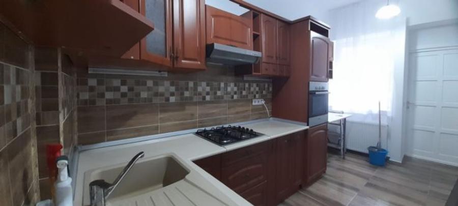 P.F.   Inchiriere apartament la casa lux ultracentral - 1