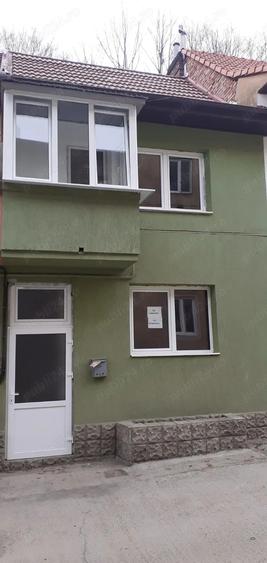 Vand casa in Resita, str. Mihail Kogalniceanu, caramida arsa. - 2