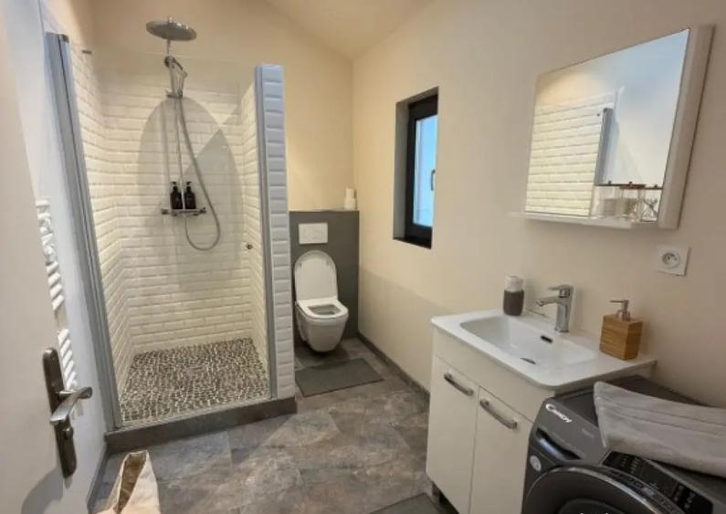 Apartament 2 camere la casa, zona Bujac, etaj 1 - 5