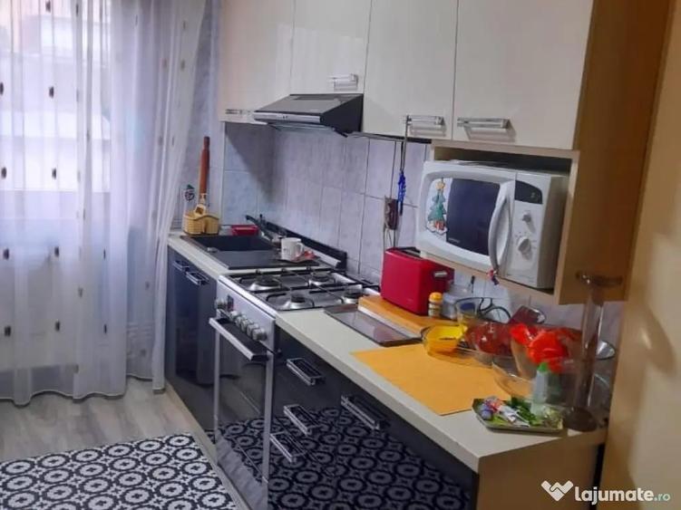 De inchiriat, apartament 3 camere - 3